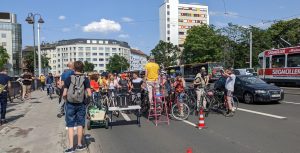 Aufstellung zur Raddemo am 15. Juni 2023 auf der Mainzer Alicenbrücke